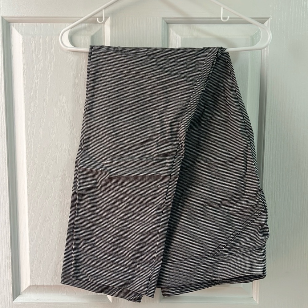 Anne Klein black houndstooth pull on ankle pants